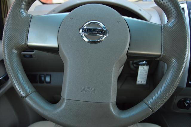 Used 2010 Nissan Frontier SE AWD/4WD image 19