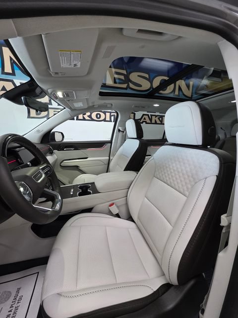 Used 2026 GMC Acadia Denali w/ Super Cruise Package AWD/4WD image 12