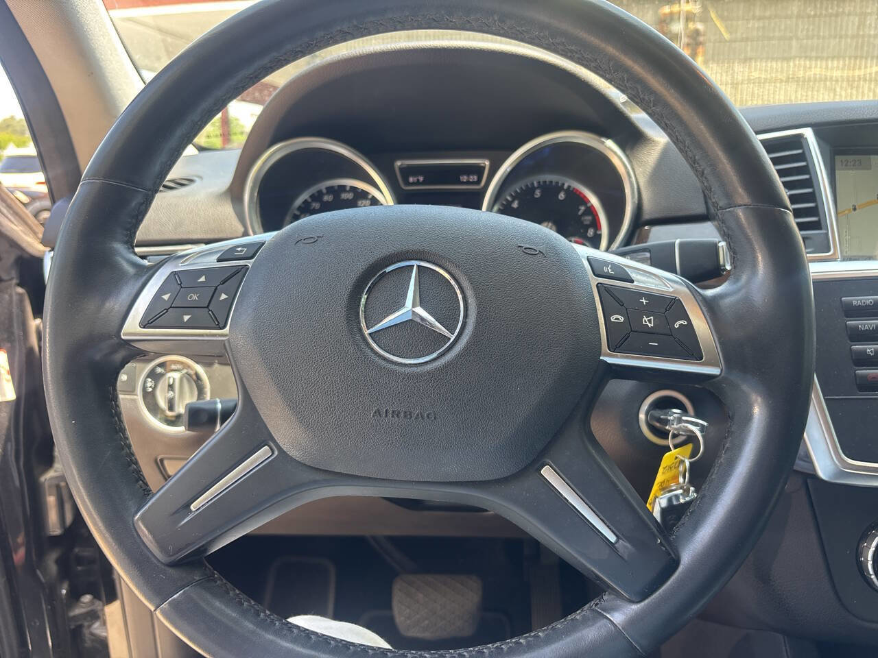 Used 2015 Mercedes-Benz ML 350 4MATIC image 12