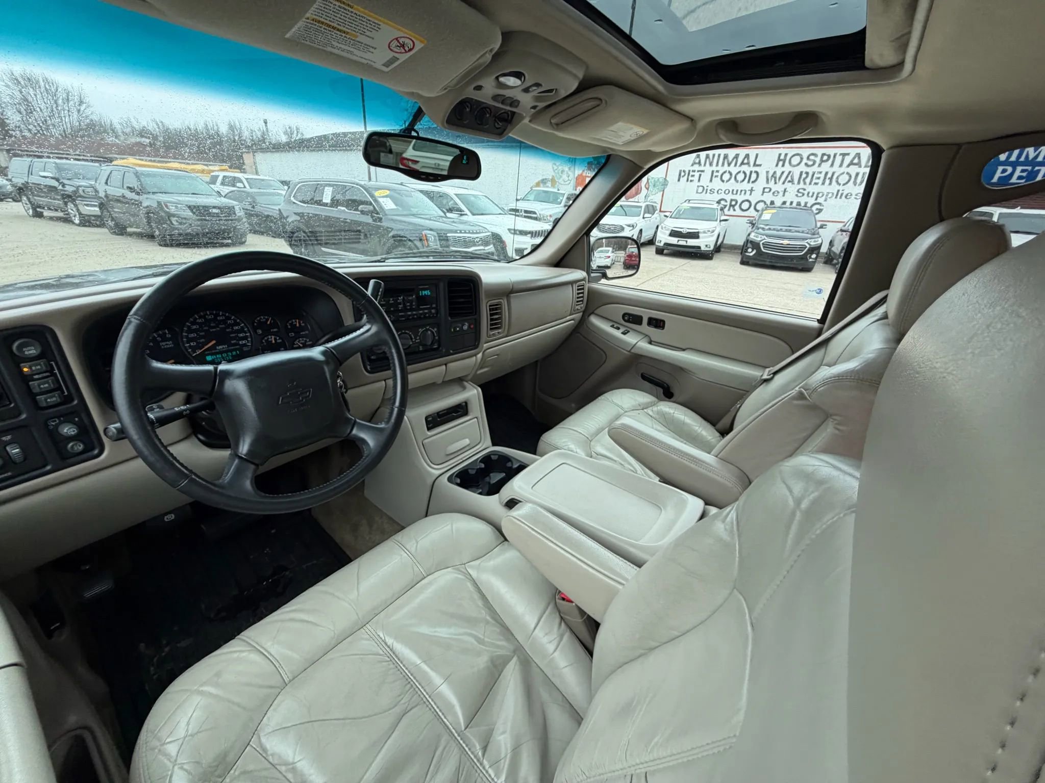 Used 2002 Chevrolet Tahoe LT image 16