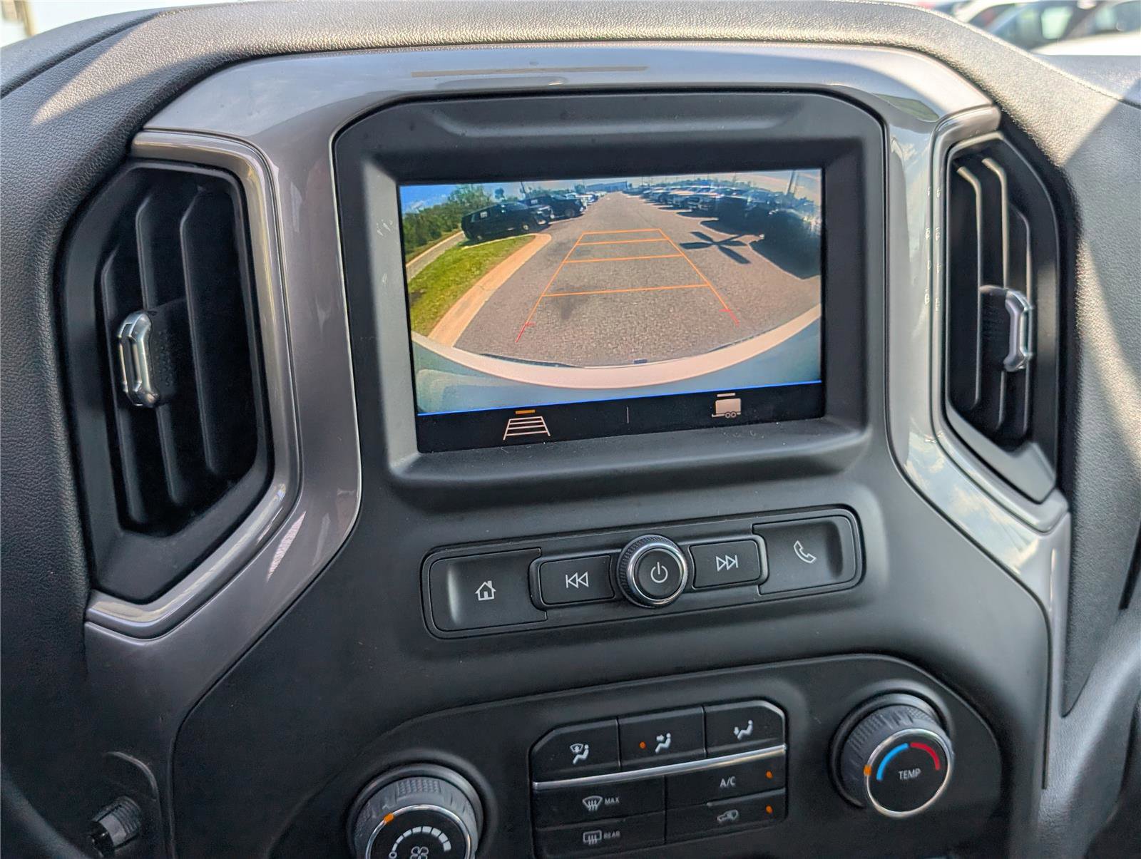 Used 2022 Chevrolet Silverado 1500 Custom AWD/4WD image 24