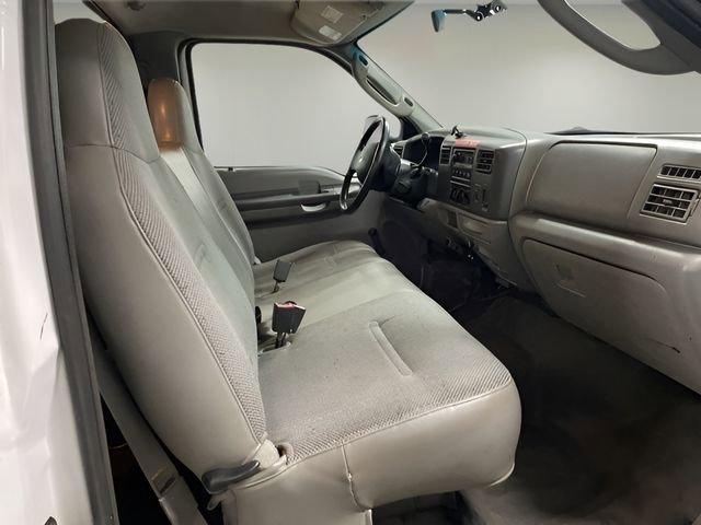 Used 2004 Ford F550 4x4 Regular Cab Super Duty image 16