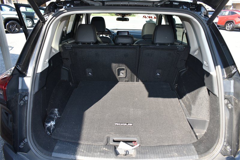 Used 2023 Nissan Rogue SV w/ SV Premium B Package AWD/4WD image 26