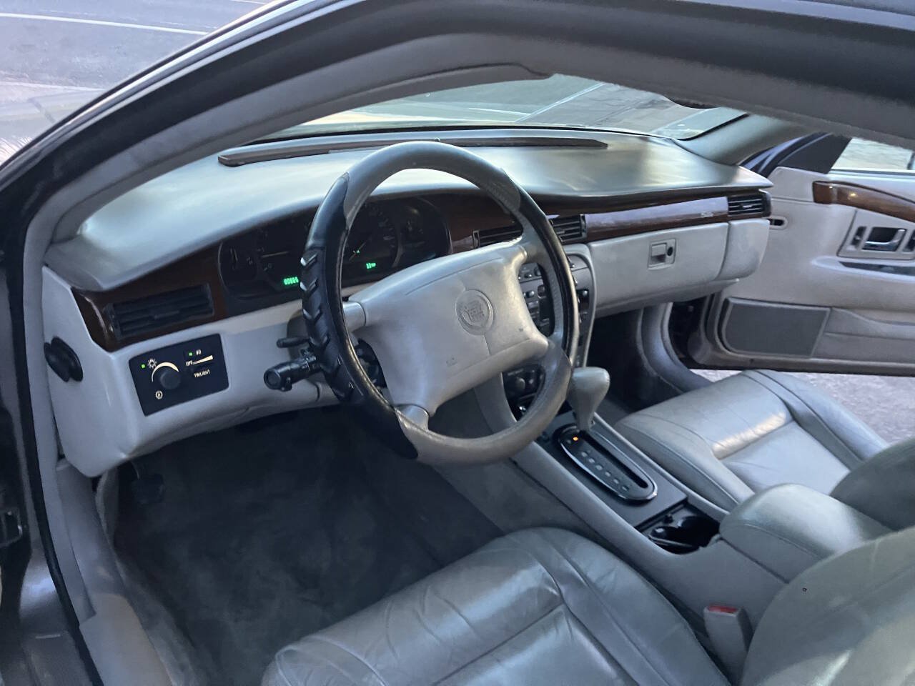 Used 2000 Cadillac Eldorado ESC w/ Comfort/Convenience Pkg FWD image 18