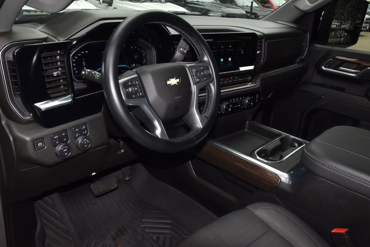 Used 2024 Chevrolet Silverado 2500 LT AWD/4WD image 33
