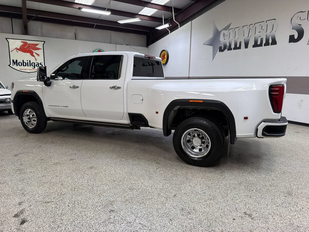 Used 2024 GMC Sierra 3500 Denali w/ Denali Reserve Package AWD/4WD image 4
