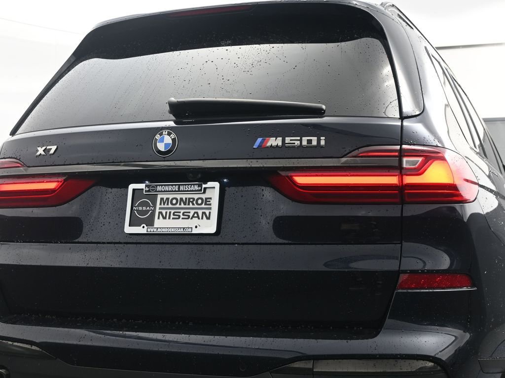 Used 2021 BMW X7 M50i w/ Executive Package image 10