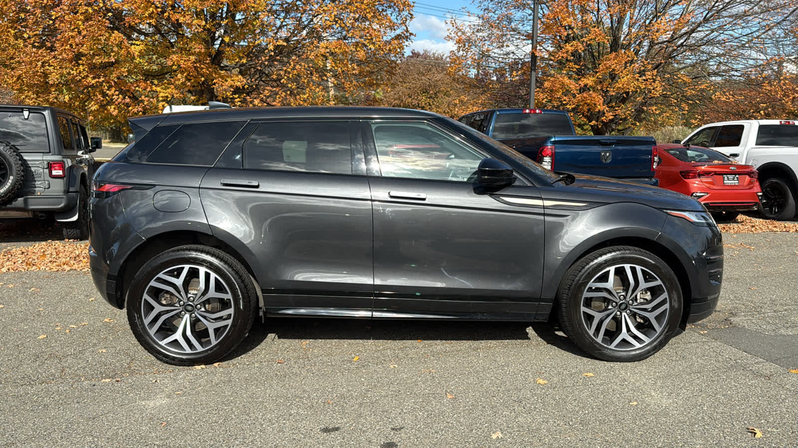 Used 2022 Land Rover Range Rover Evoque R-Dynamic S image 2