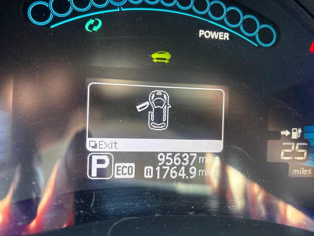 Used 2013 Nissan Leaf SL FWD image 4