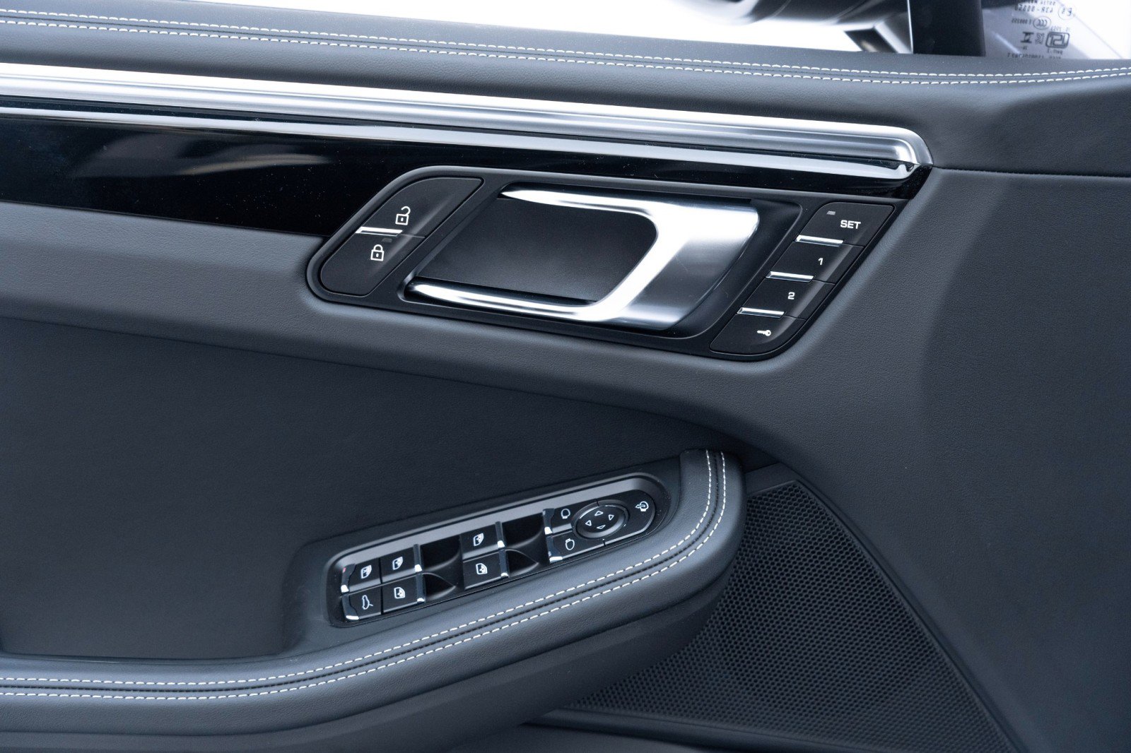 New 2025 Porsche Macan Turbo image 22