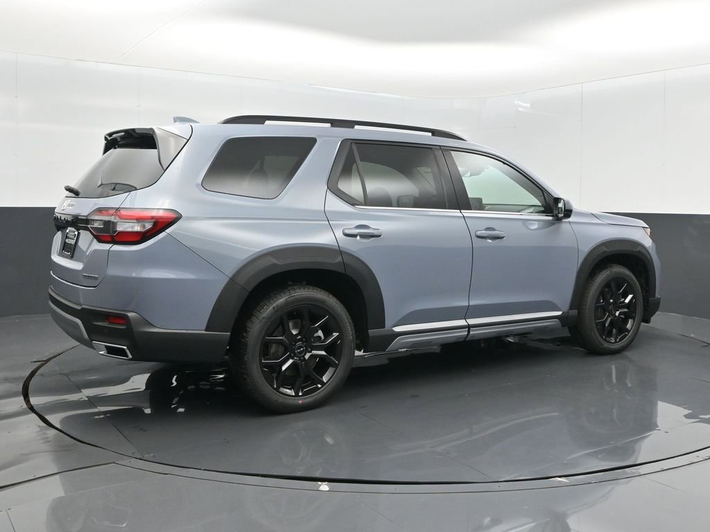 New 2025 Honda Pilot Touring image 8
