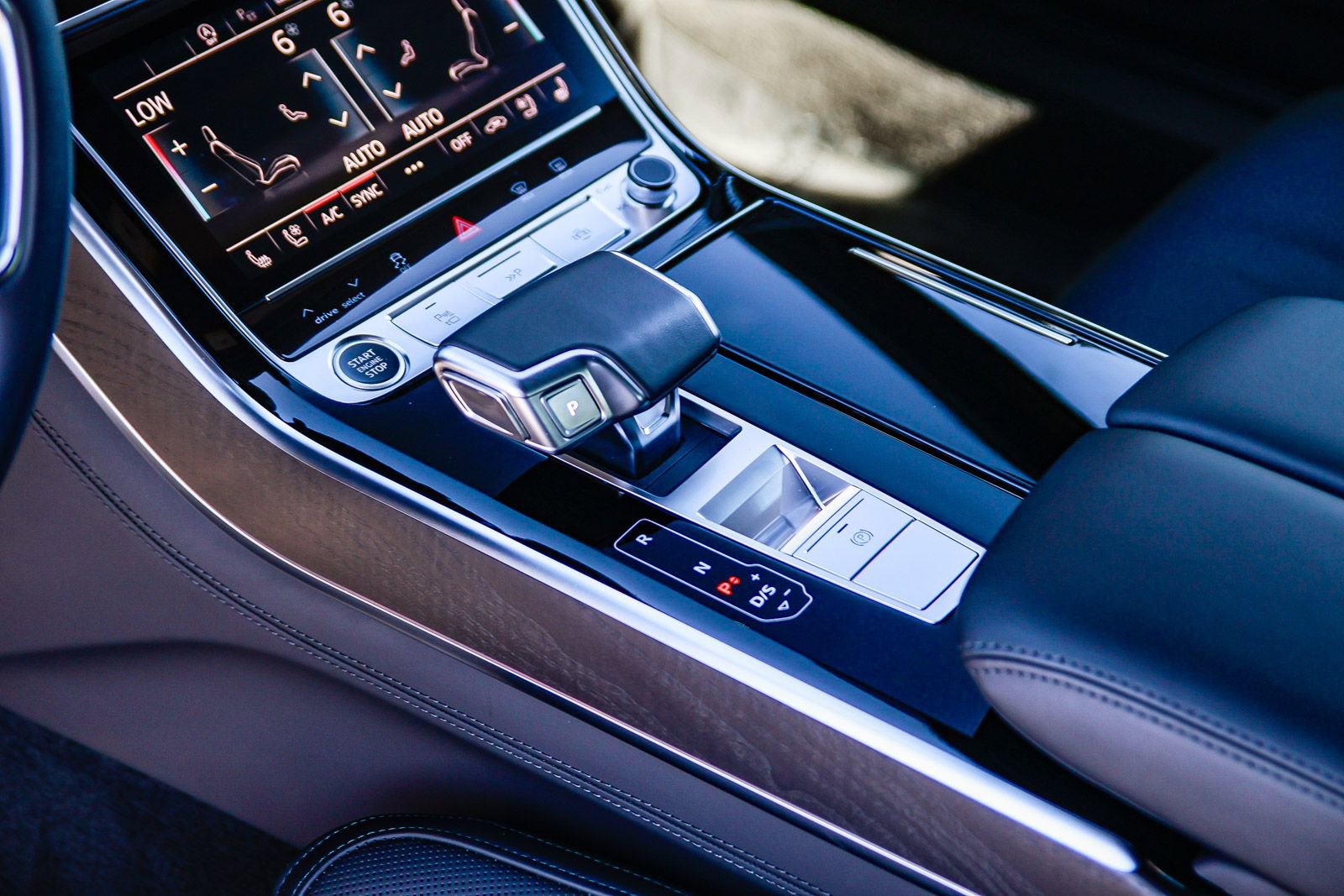 Used 2025 Audi A8 L 3.0T image 21