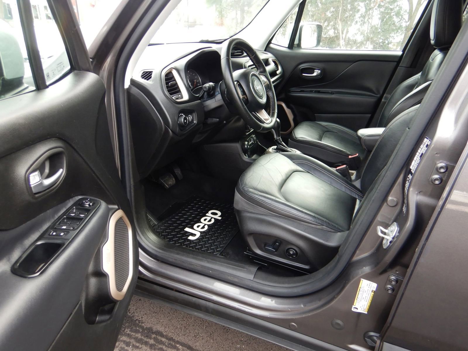 Used 2016 Jeep Renegade Limited AWD/4WD image 10