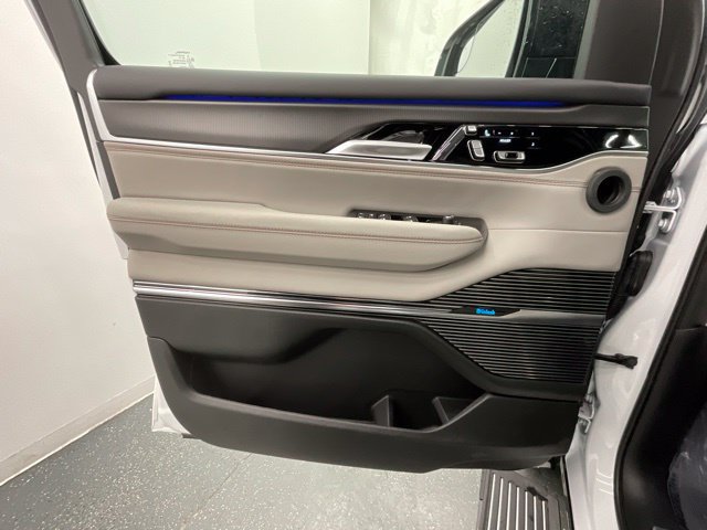 New 2026 Jeep Grand Wagoneer L Summit w/ Rear Seat Video Group I AWD/4WD image 9