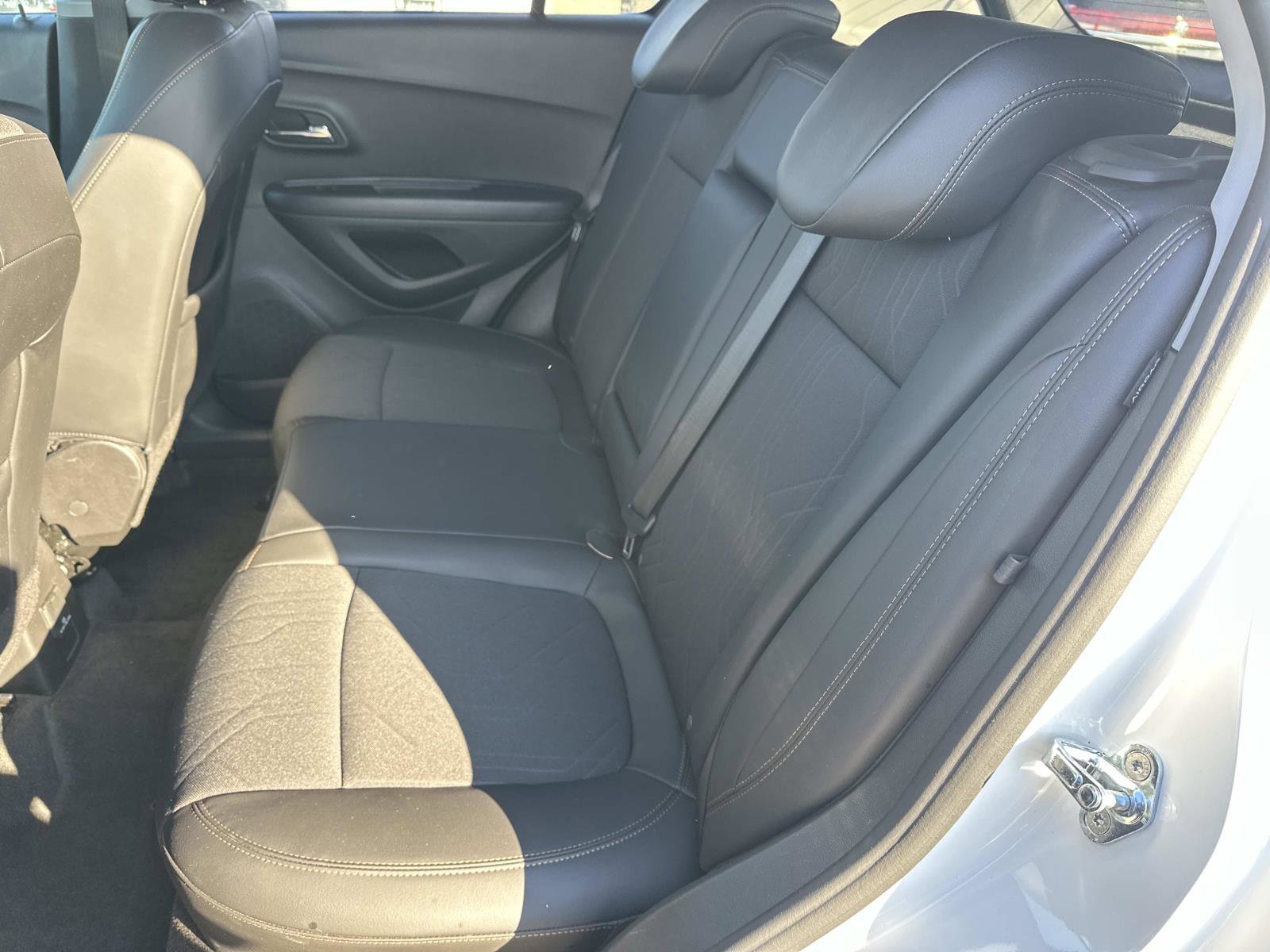 Certified 2022 Chevrolet Trax LT w/ LT Convenience Package image 11