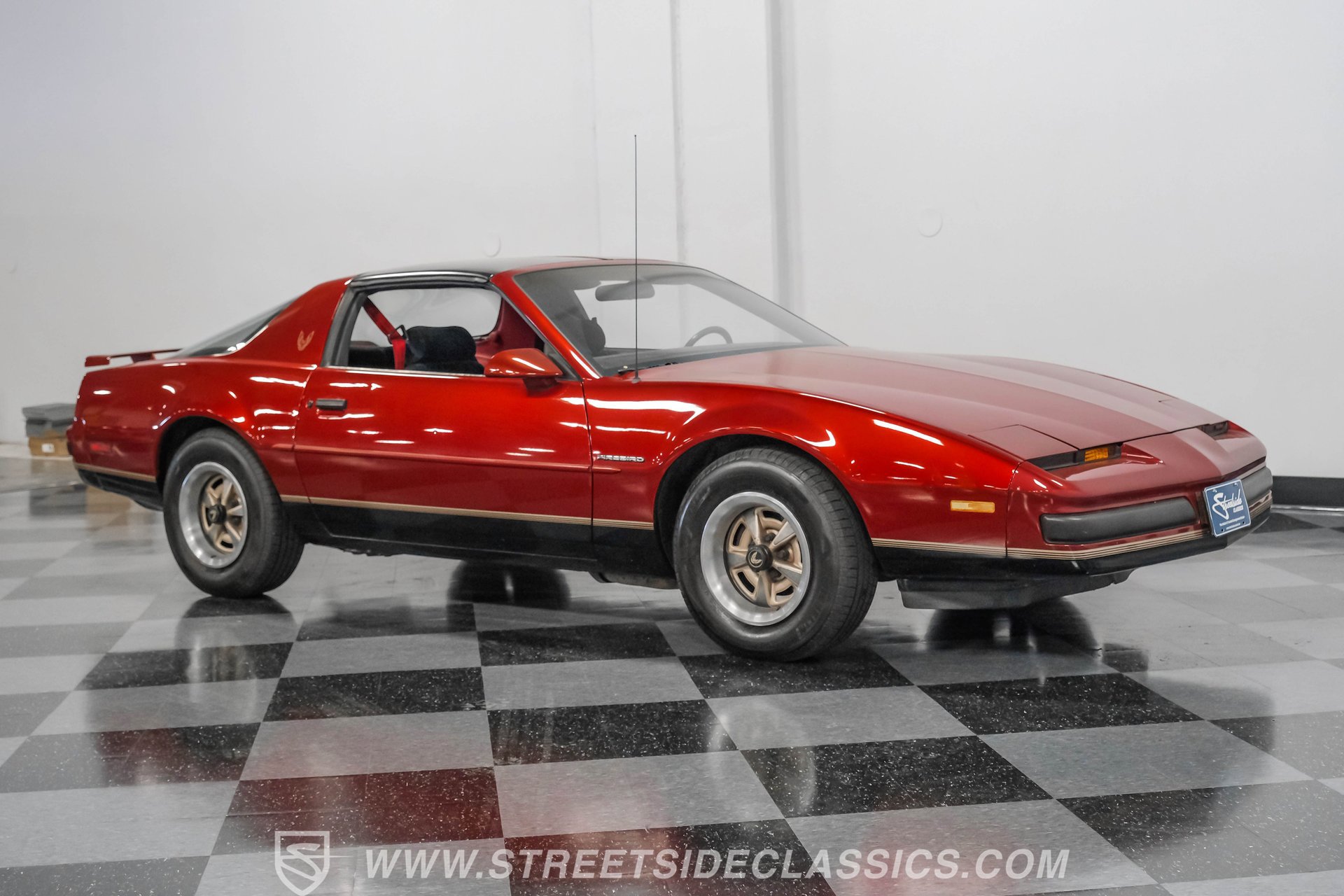 Used 1987 Pontiac Firebird Coupe image 14