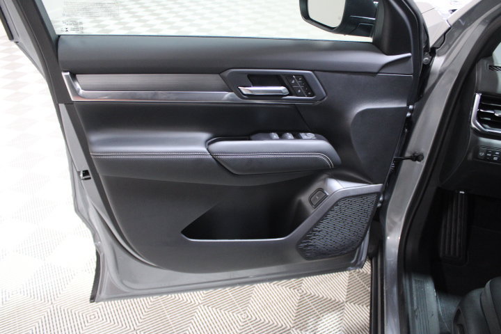 New 2027 GMC Terrain Elevation w/ Elevation Premium Package AWD/4WD image 16