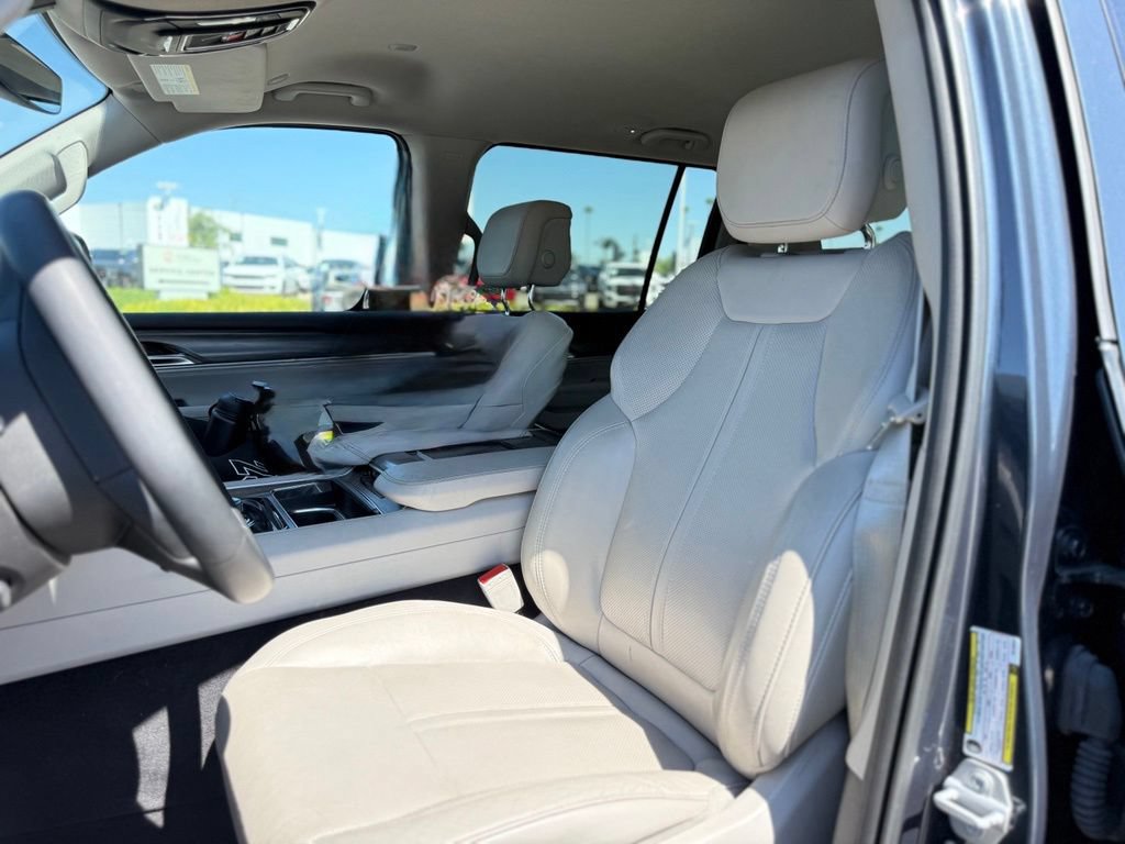 Used 2024 Jeep Wagoneer Series II AWD/4WD image 5