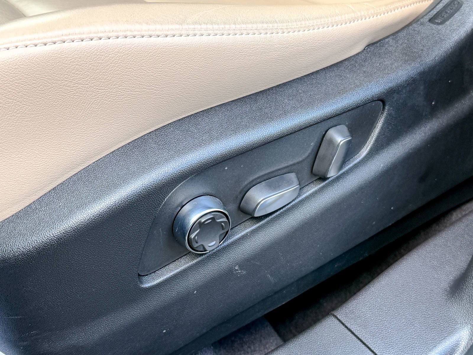 Certified 2024 Cadillac XT4 Premium Luxury w/ Technology Package image 19