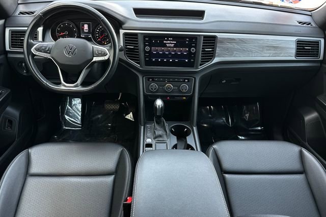 Used 2020 Volkswagen Atlas Cross Sport SE w/ Towing Package image 14