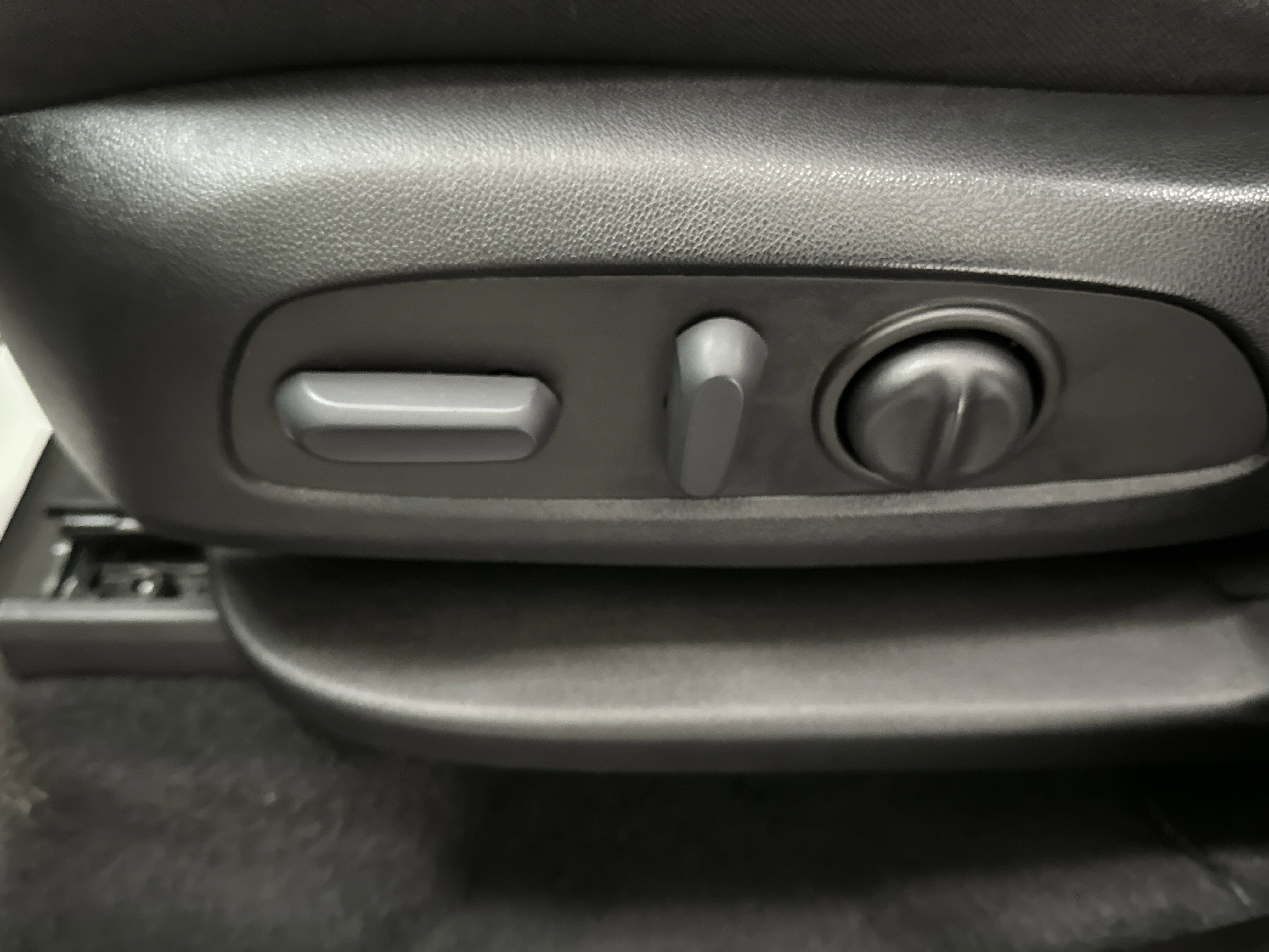 Used 2022 Chevrolet Traverse LT image 23