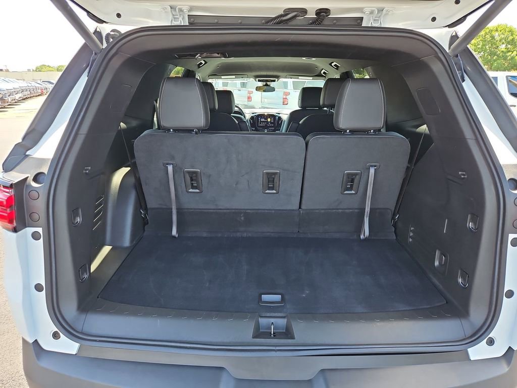 Used 2023 Chevrolet Traverse LT FWD image 25