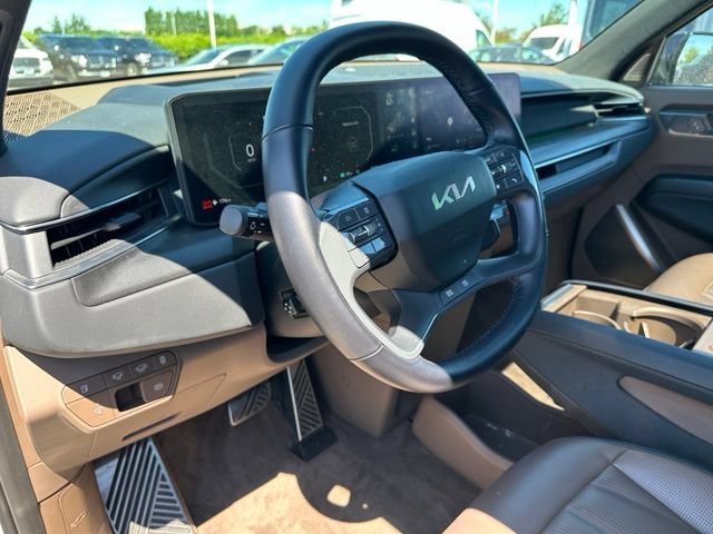 Used 2024 Kia EV9 GT-Line AWD/4WD image 25
