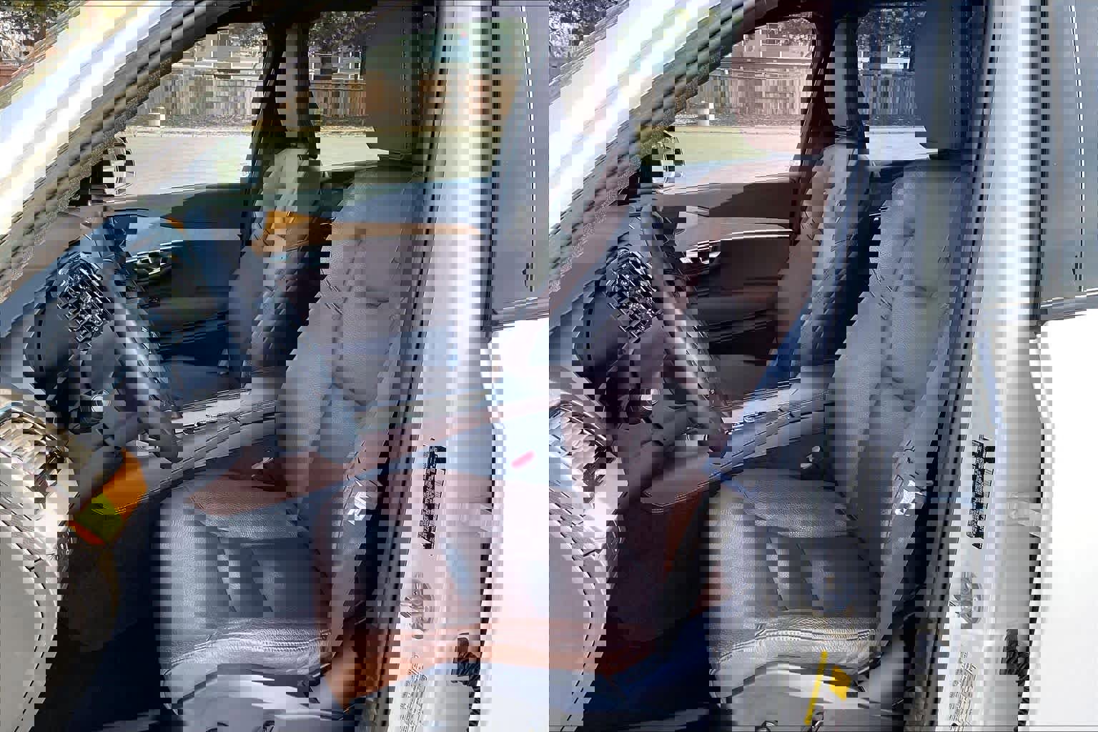 Used 2023 Volvo XC90 T8 Plus w/ Protection Package Premier image 28