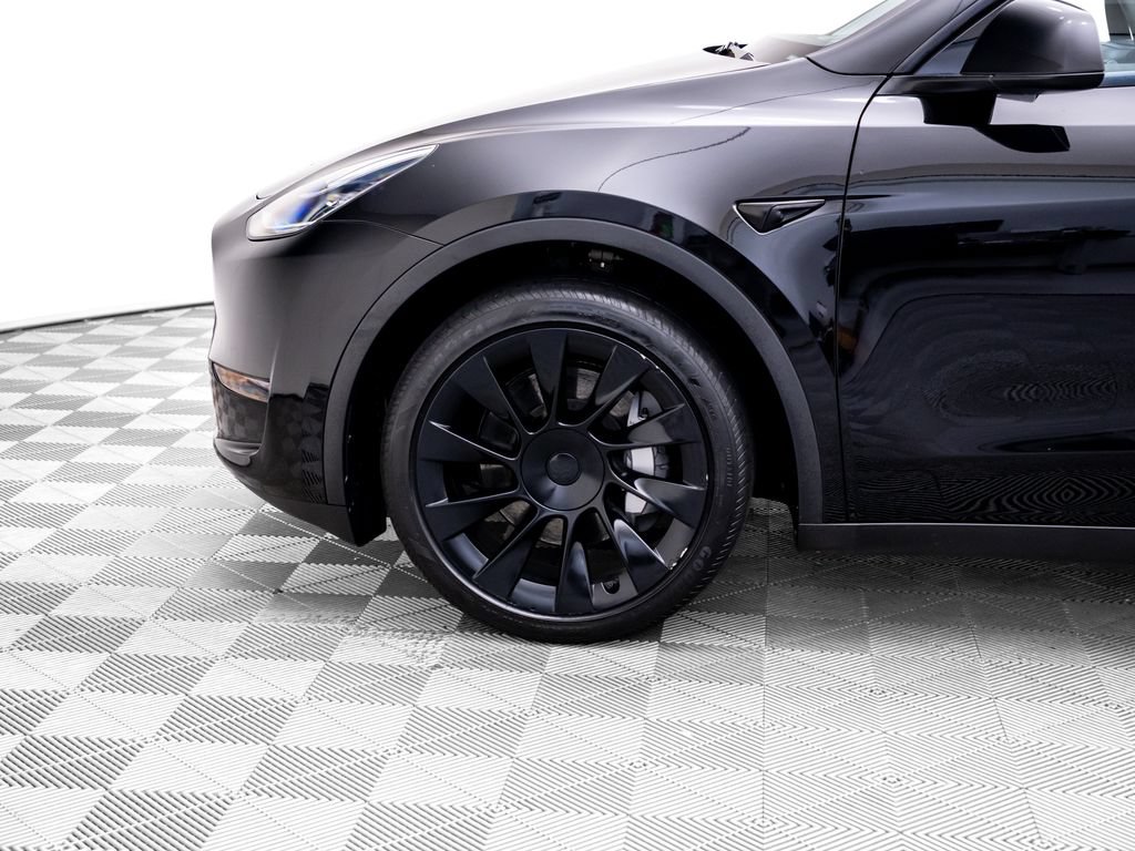 Used 2023 Tesla Model Y Long Range AWD/4WD image 38