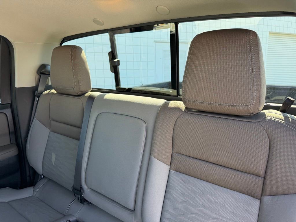 Used 2023 Nissan Frontier SV w/ SV Convenience Package image 18