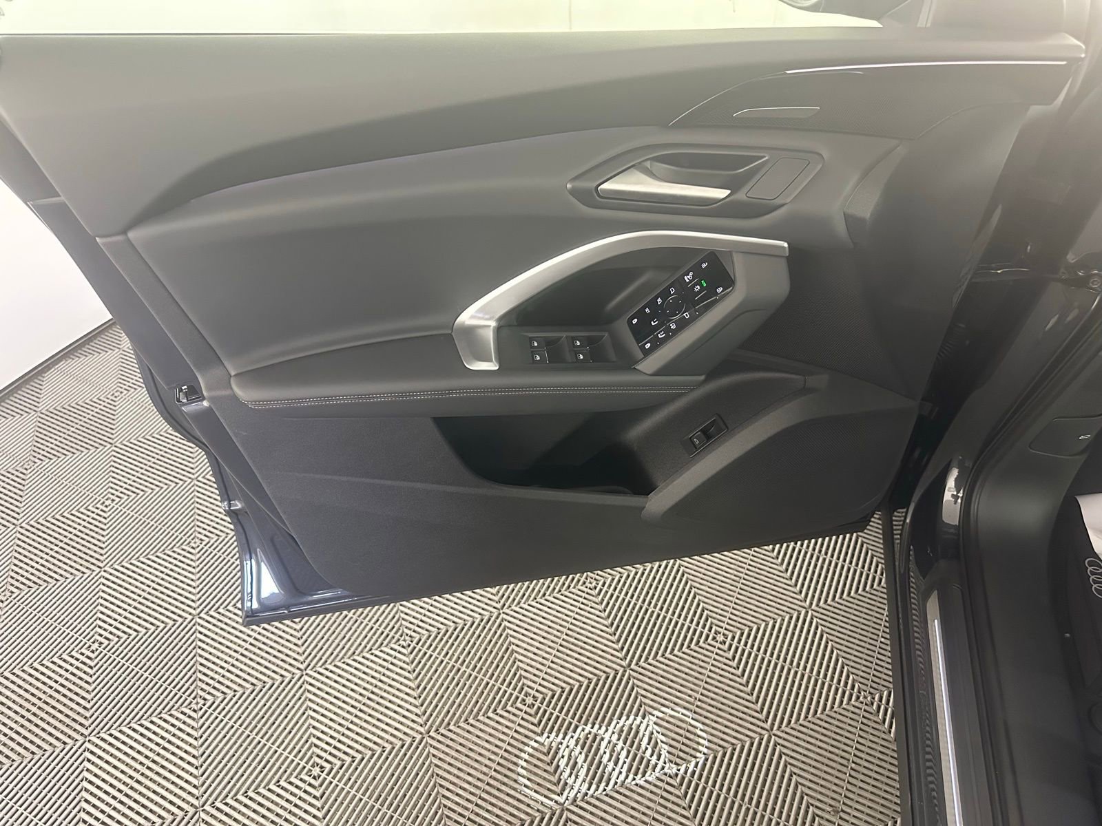 Certified 2025 Audi Q5 Premium w/ Premium Plus AWD/4WD image 16