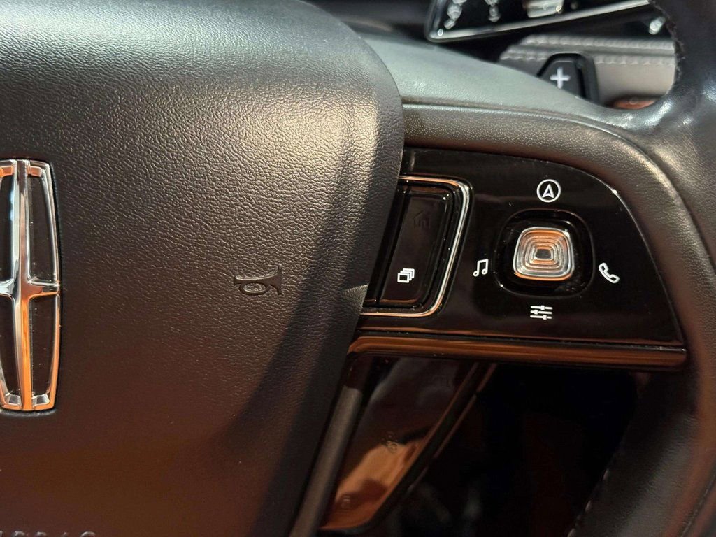 Used 2020 Lincoln Corsair Reserve w/ Equipment Group 202A image 12