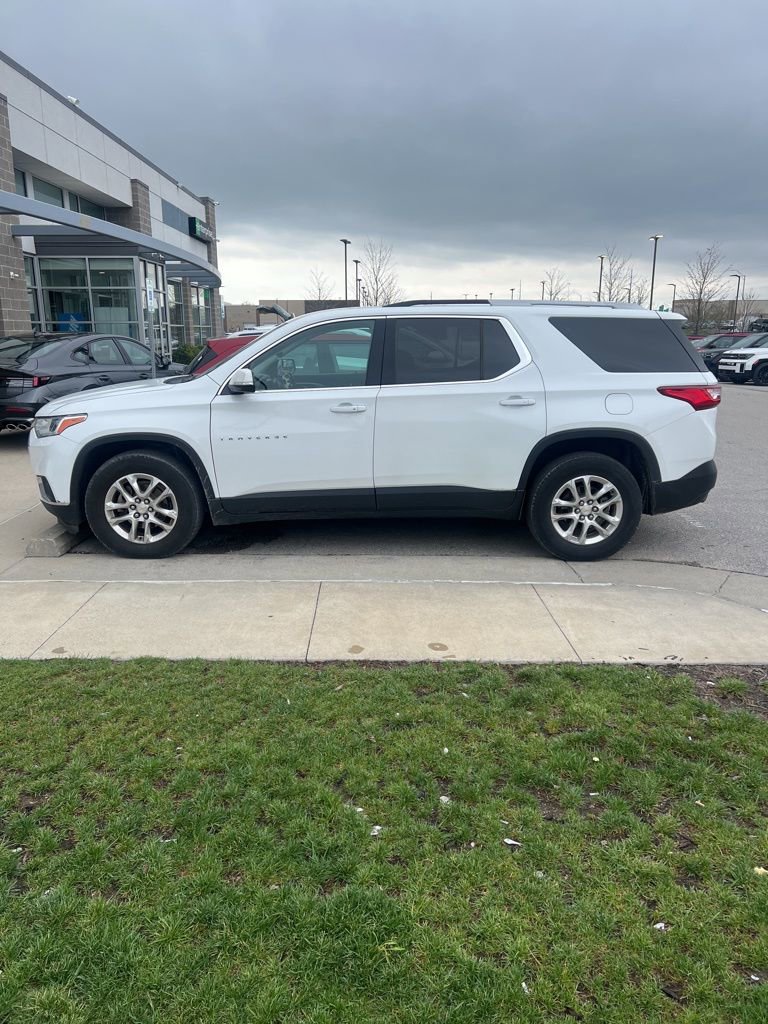 Used 2018 Chevrolet Traverse LT FWD image 1