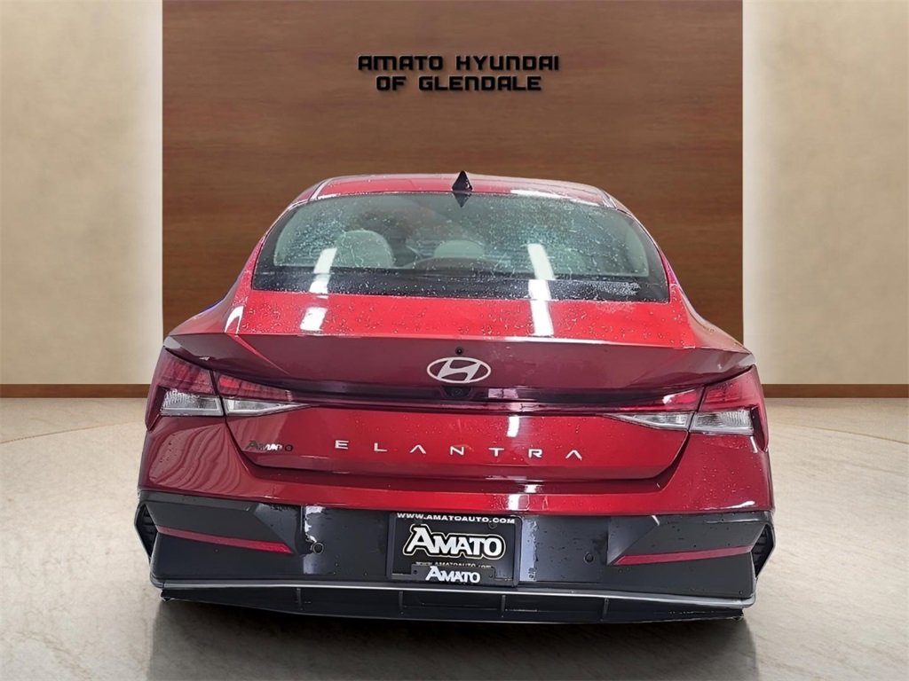 Certified 2024 Hyundai Elantra Limited image 5