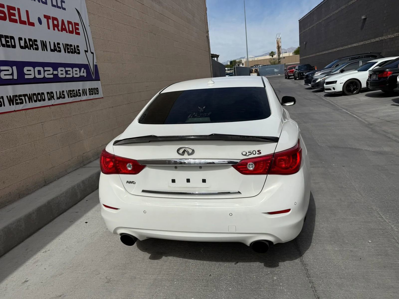 Used 2014 INFINITI Q50 AWD w/ Deluxe Touring Package image 5
