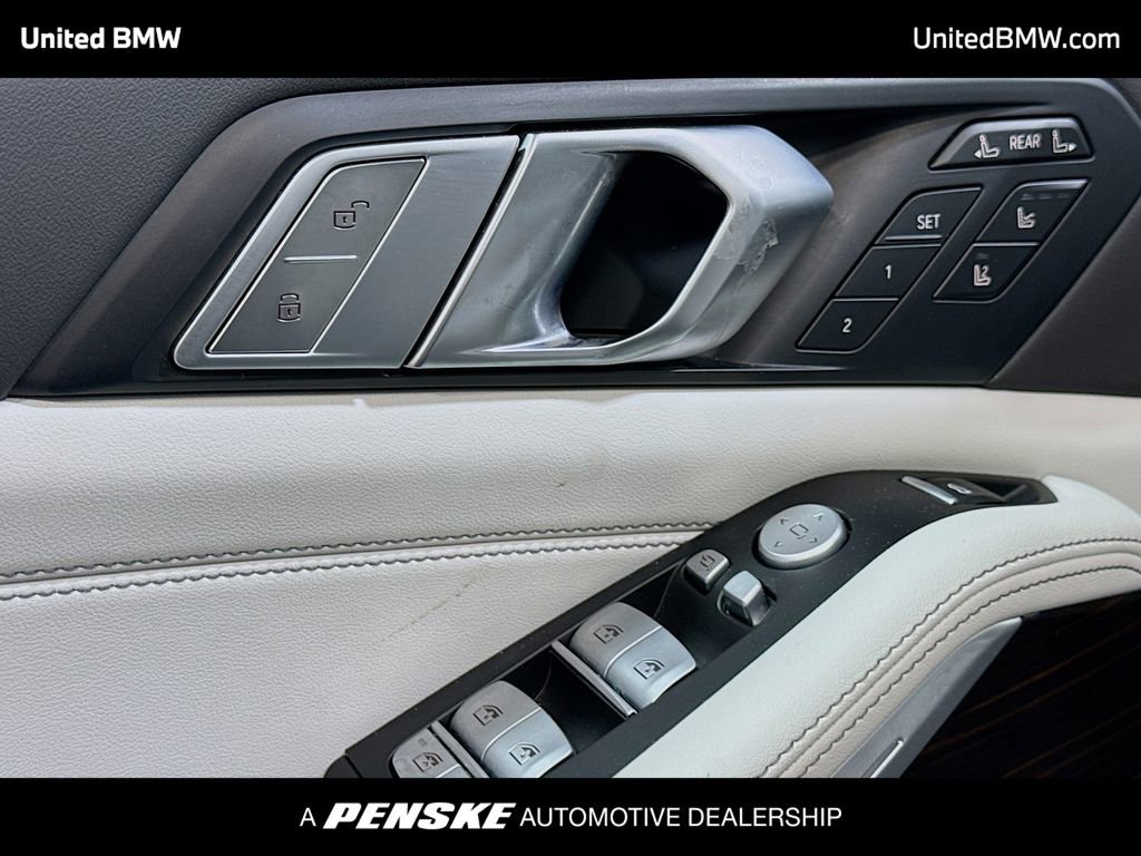 Used 2026 BMW X7 xDrive40i AWD/4WD image 3