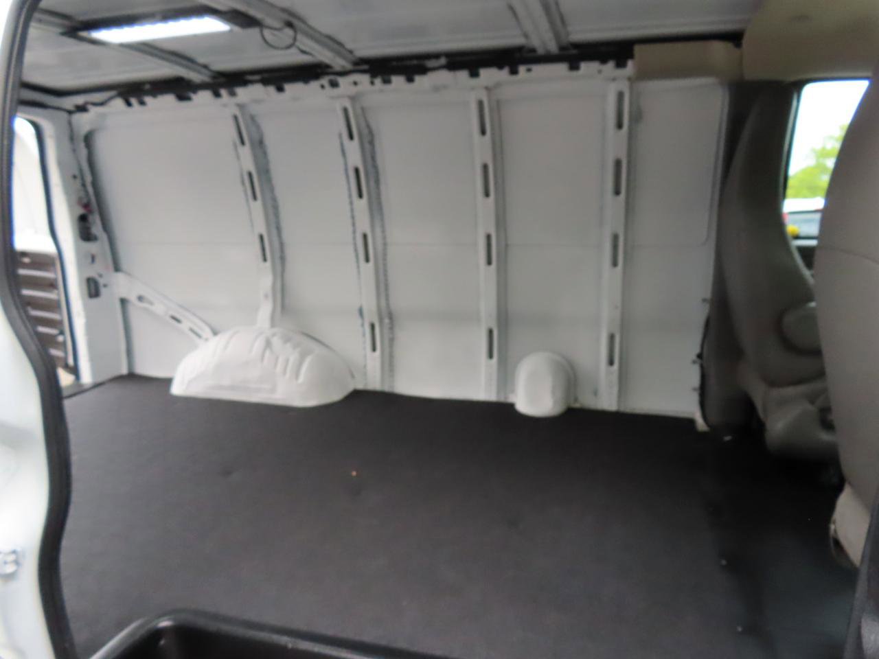 Used 2023 Chevrolet Express 3500 w/ Driver Convenience Package RWD image 15