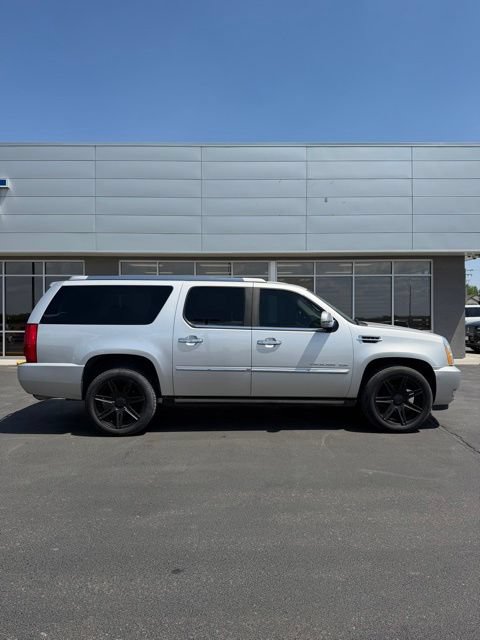 Used 2010 Cadillac Escalade ESV Premium AWD/4WD image 1