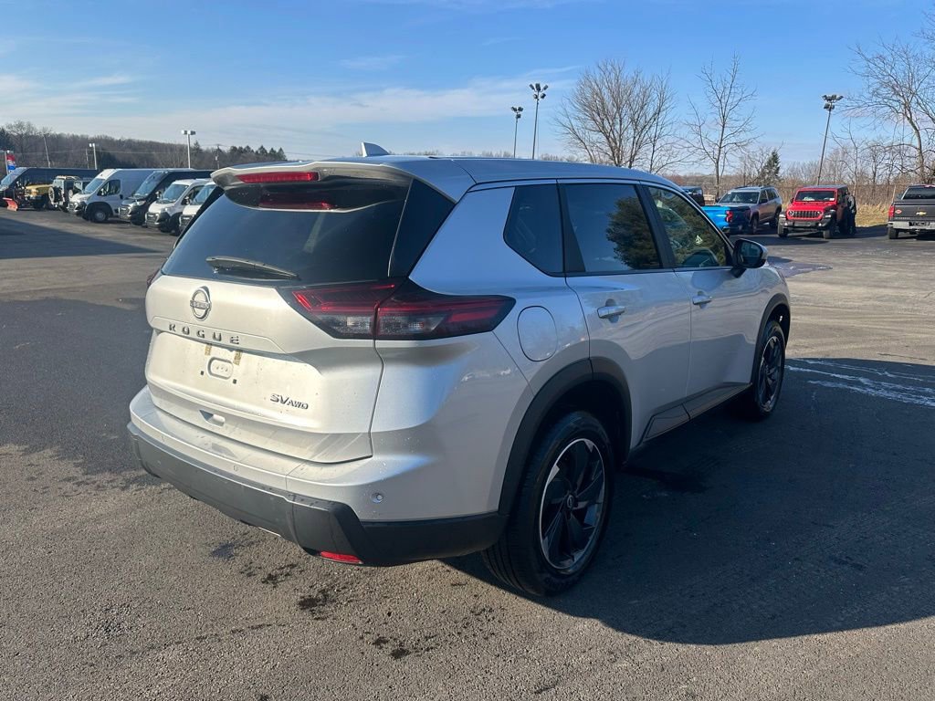 Used 2024 Nissan Rogue SV image 5
