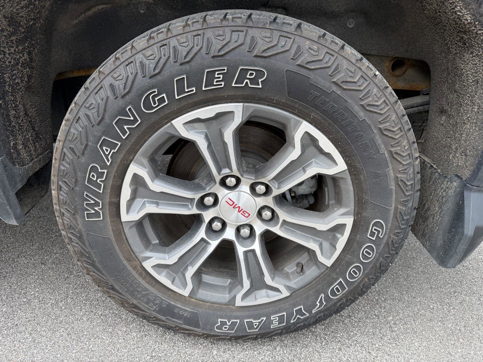 Used 2023 GMC Sierra 1500 SLE w/ X31 Off-Road Package AWD/4WD image 16