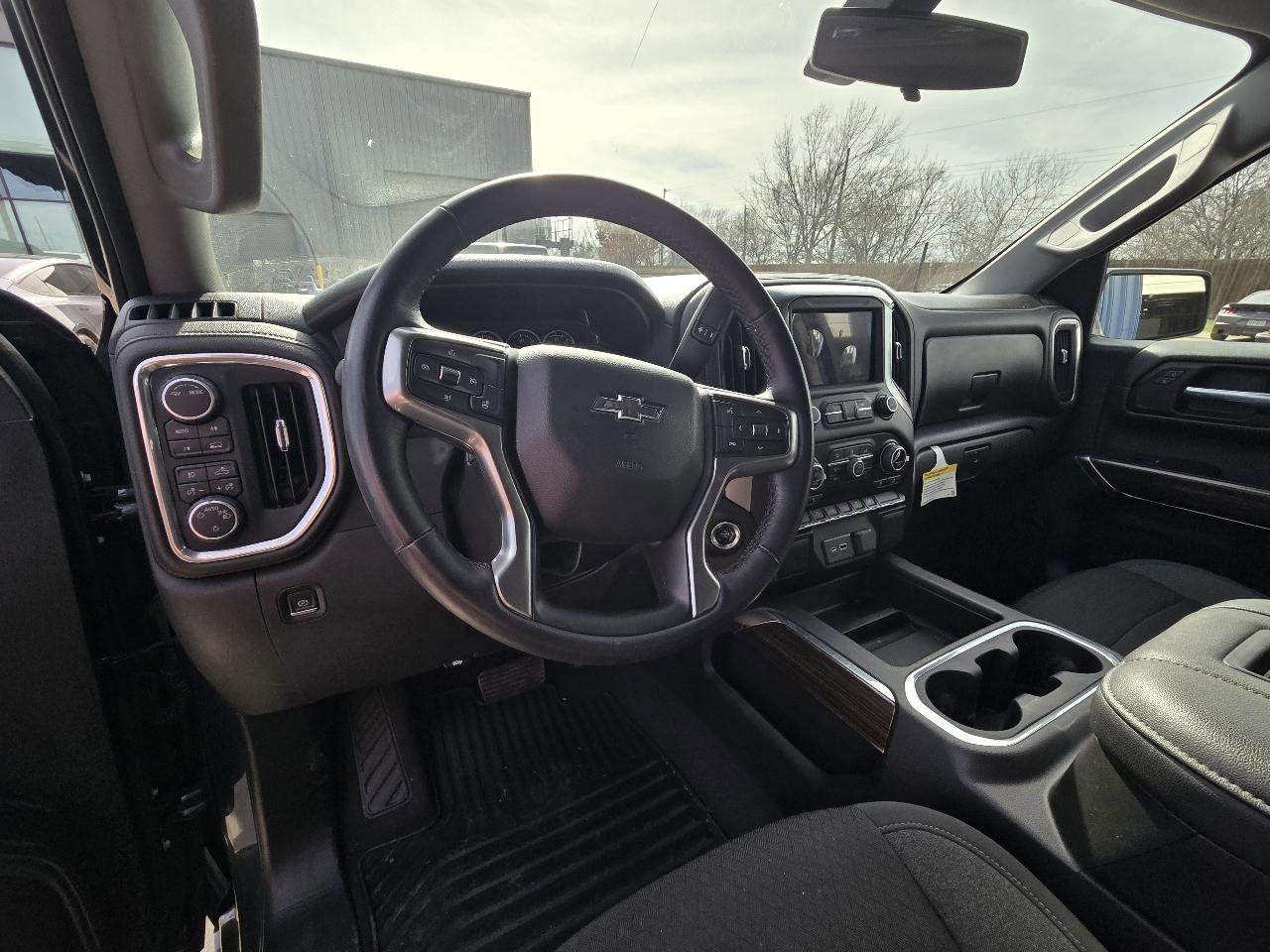 Used 2022 Chevrolet Silverado 1500 RST w/ Bed Protection Package AWD/4WD image 6