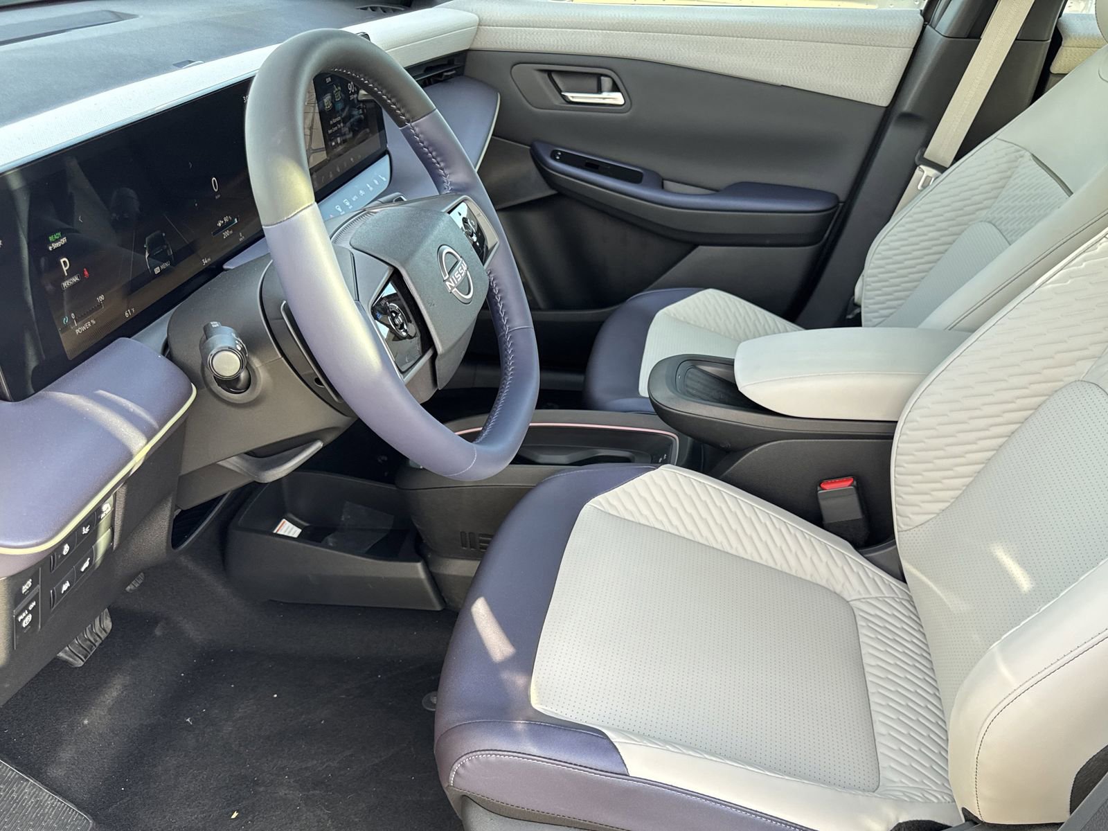 New 2026 Nissan Leaf Platinum+ w/ Cargo Package (Platinum+) image 8