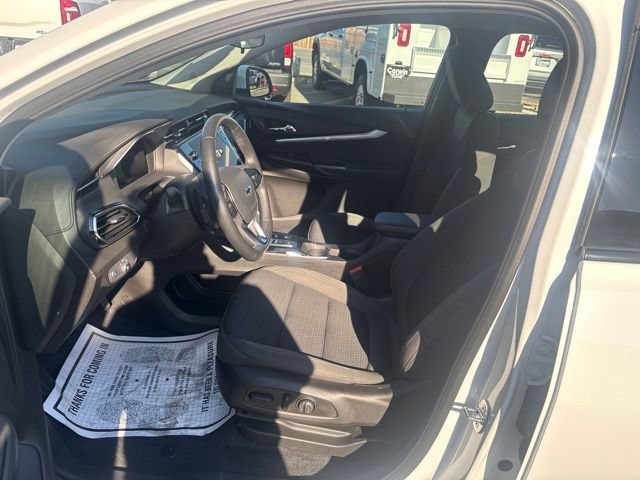Used 2023 Chevrolet Bolt EUV LT w/ Comfort Package FWD image 15