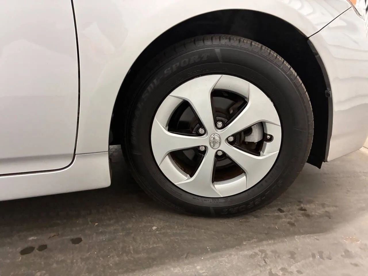 Used 2012 Toyota Prius Two image 28