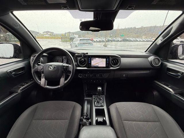 Used 2019 Toyota Tacoma TRD Sport w/ Technology Package image 12