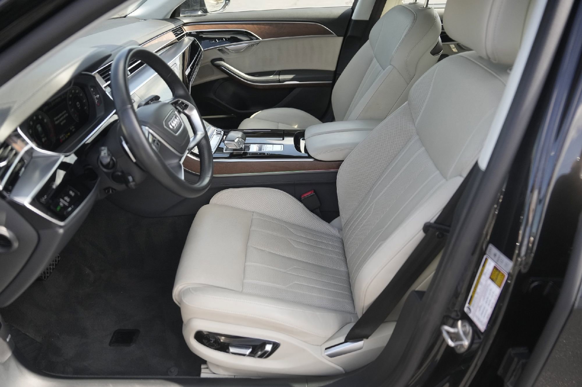 Certified 2022 Audi A8 L 3.0T image 9