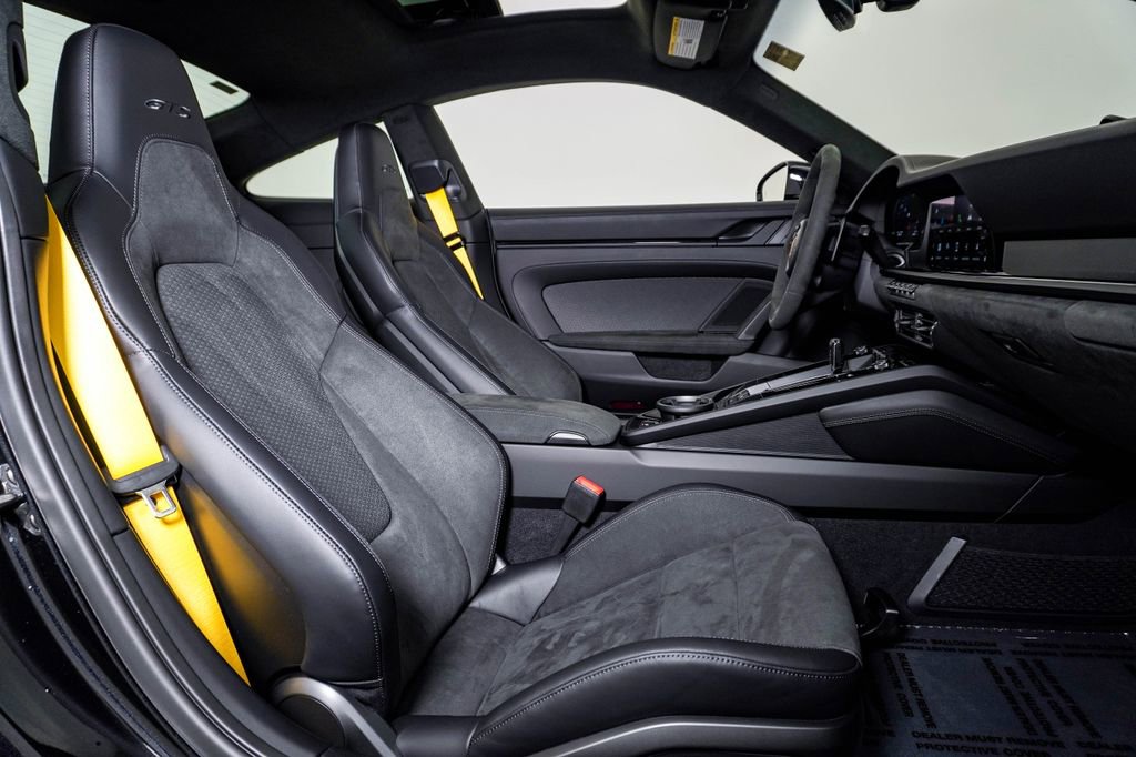 Certified 2025 Porsche 911 Carrera GTS image 16