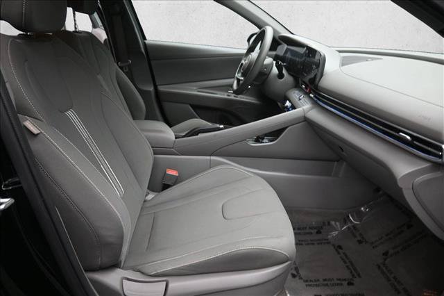 Used 2024 Hyundai Elantra SEL FWD image 26