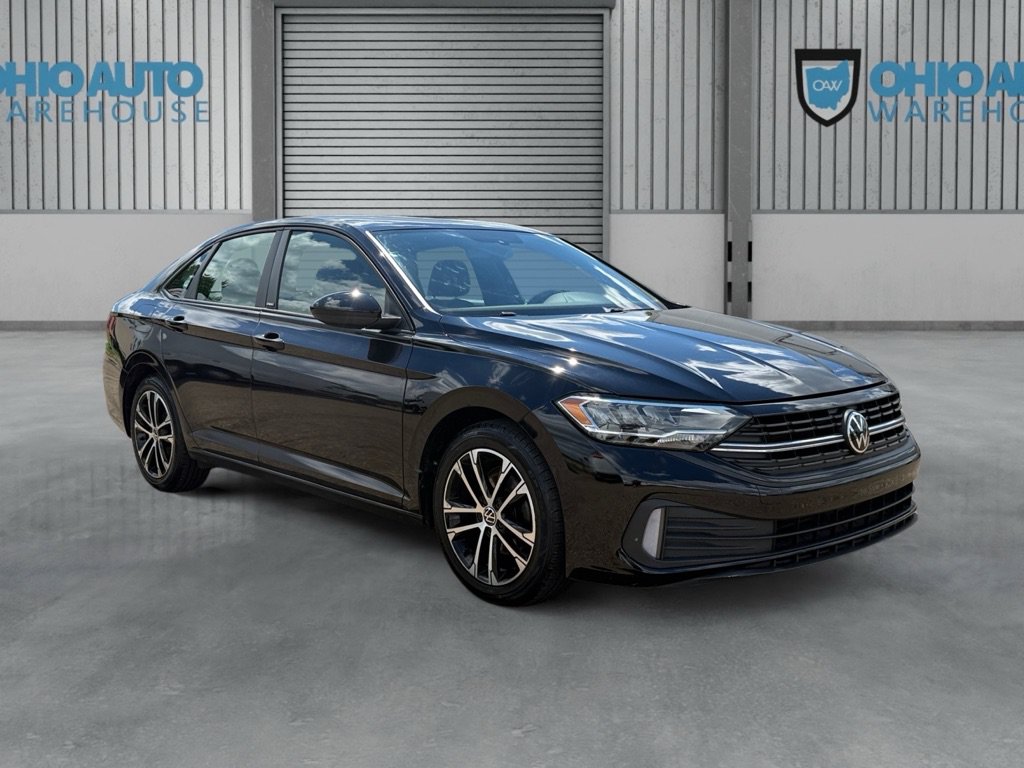 Used 2023 Volkswagen Jetta Sport FWD image 3