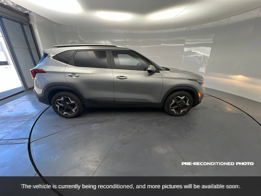 Used 2024 Kia Seltos EX FWD image 7
